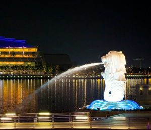 Singapore's Mascot: The Merlion was strike by lightning!